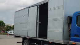 Xe thùng kín tải trọng 8 tấn Fuso FI170L thùng dài 6m9