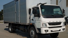 Xe thùng kín tải trọng 8 tấn Fuso FI170L thùng dài 6m9