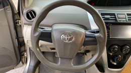 Toyota Vios 1.5E đời 2013, màu vàng cát. Xe 1 chủ