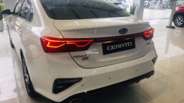 Kia Cerato Premium 2.0 sẵn xe giá tốt khu vực Hà Nội