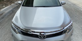 Cần bán xe Toyota Camry 2.0E 2017 màu bạc chính hãng Toyota Sure