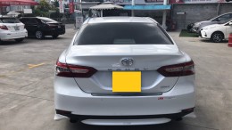 Cần bán xe Toyota Camry 2.5Q 2019 màu trắng chính hãng Toyota Sure  