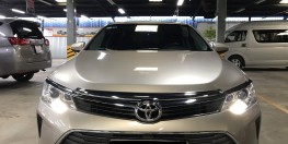 Cần bán xe Toyota Camry 2.5Q 2016 màu vàng cát chính hãng Toyota Sure