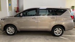 Cần bán xe TOYOTA INNOVA 2.0G 2017 màu đồng chính hãng Toyota Sure