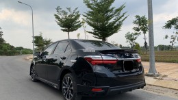 Cần bán xe TOYOTA ALTIS 2.0V Sport  2018 màu đen, xe lướt, chính hãng Toyota Sure  