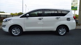 Cần bán xe TOYOTA INNOVA 2.0G 2018 màu trắng xe đẹp đi kĩ chính hãng Toyota Sure