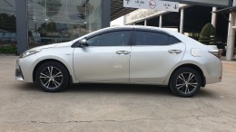 Cần bán xe TOYOTA ALTIS 1.8G AT 2018 màu bạc xe đi ít giữ kĩ chính hãng Toyota Sure