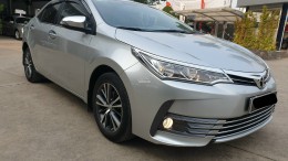 Cần bán xe TOYOTA ALTIS 1.8G AT 2018 màu bạc xe đi ít giữ kĩ chính hãng Toyota Sure