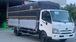 Xe tải hino 2t4 thùng dài 4,5 mét