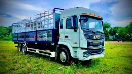 Xe tải Jac 3 chân thùng bạt dài 9m7, hỗ trợ trả góp đến 75%