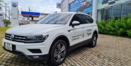 Bán xe VW Tiguan S màu trắng,nhập khẩu Đức, đăng kí 2020