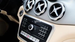 Bán xe Mercedes GLA200 sản xuất 2017 bản facelift