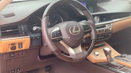 Càn bán Lexus ES250 model 2018, Màu Vàng Cát // nội thất Nâu, Tên tư nhân, 1 tỷ 890tr