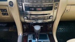 Cần bán  Lexus LX570 model 2011, màu đen/ nội thất kem, Tên tư nhân, một chủ từ mới, giá 2 tỷ 660tr