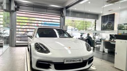 Cần bán Porsche Panamera bản giới hạn Anniversary Edition model 2018, Option full kịch nóc ko thiếu thứ gì 