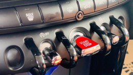 Cần bán MINI JCW Cooper S 3.Dr model 2016, Màu Trắng Kem /Nội thất Nâu, biển HN, giá 1.350tr