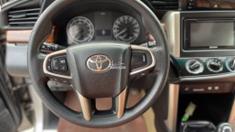 Toyota INNOVA 2.0E cuối 2016 số tay, màu nâu titan. 1 chủ