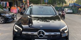 Bán xe Mercedes-Benz GLC 300 4Matic lướt sản xuất 2021, màu đen nội thất kem tại Hà Nội