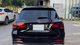 Bán xe Mercedes-Benz GLC 300 4Matic lướt sản xuất 2021, màu đen nội thất kem tại Hà Nội