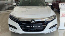 Xe Honda Accord mới tinh 2022 màu trắng tinh khôi