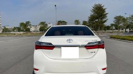 Nhà cần bán Toyota Altis G 2019 màu trắng full option