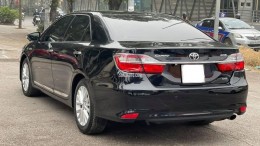 Cần bán xe Toyota Camry 2018, số tự động, bản 2.0