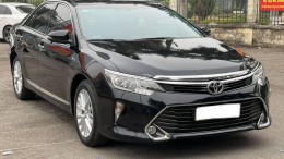 Cần bán xe Toyota Camry 2018, số tự động, bản 2.0