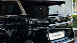 Peugeot ra mắt sản phẩm 5008 7 chỗ màu đen thật đẹp
