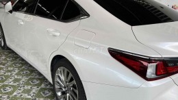 Lexus es 250 màu trắng 2019