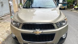 Cần bán Chevrolet Captiva LTZ 2013, số tự động, màu xám vàng.