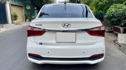 Bán xe Hyundai i10 sedan 2022, số sàn, full start stop, màu trắng.