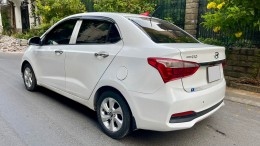 Bán xe Hyundai i10 sedan 2022, số sàn, full start stop, màu trắng.