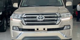 Toyota Land Cruiser 4.6 V8, sản xuất 2016 vàng cát xe chạy ít cực hiếm