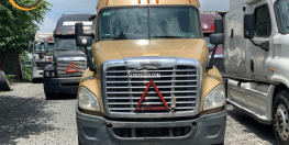 Thanh lý xe đầu kéo Mỹ FREIGHTLINER CASCADIA 2012 cũ