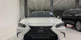 Lexus ES250 sản xuất 2022, lăn bánh 12.000Km như mới.