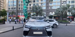 Bán Lexus LX600 7 chỗ, sản xuất 2023, lăn bánh 6 ngàn KM, mới 99,99%