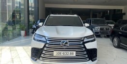 Bán Lexus LX600 Urban 7 chỗ, model và đăng ký 2024, lăn bánh 7000 Km.