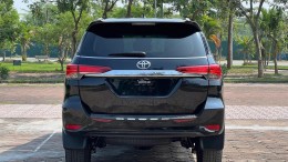 Chính chủ bán xe Toyota Fortuner 4x4 máy xăng sản xuất 2019 nhập khẩu.