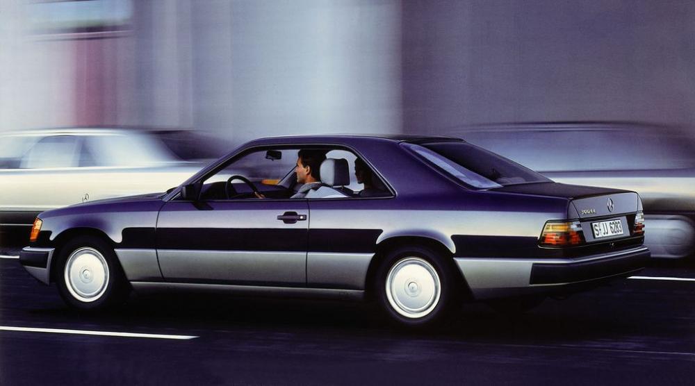 Mercedes E-Class Coupe và lịch sử phát triển 30 năm 